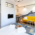 Wonder - Położone Blisko Deptaka, Licznych Restauracji I Sklepów *